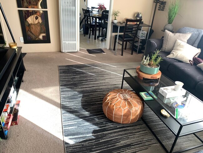 Building Photo - 1741 Orizaba Ave