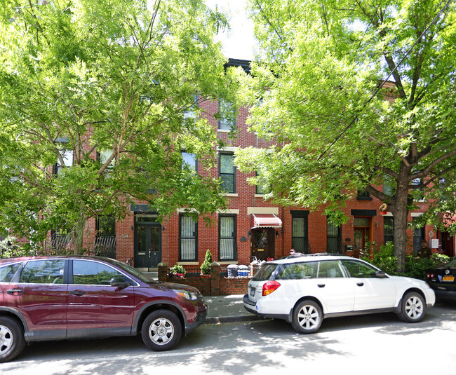 Building Photo - 532 Clinton St
