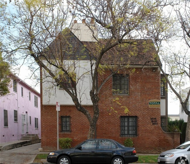 Building Photo - 1646-1650 Rodney Dr