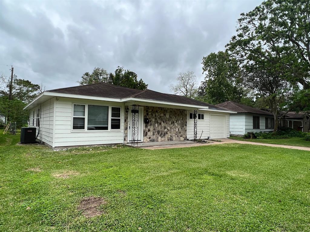 208 Poinsettia St, Lake Jackson, TX 77566 House Rental in Lake