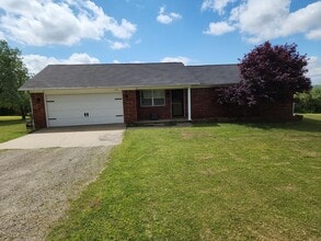 Building Photo - 100 Pebble Branch Ln