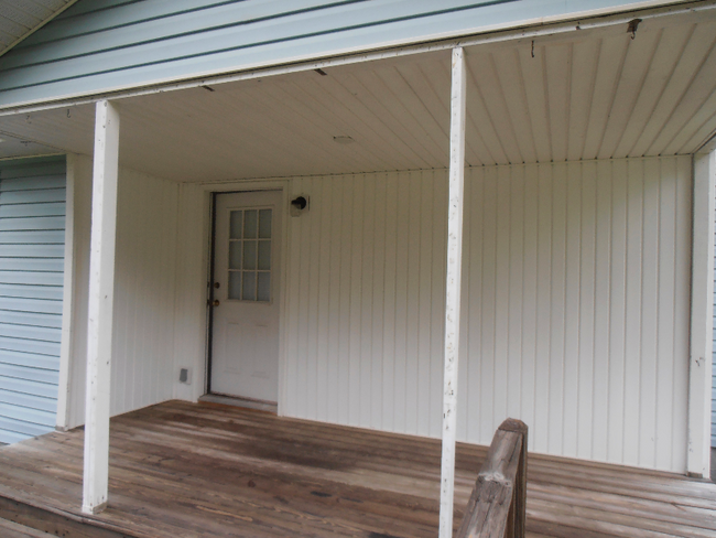 Building Photo - 609 Windcrest Dr
