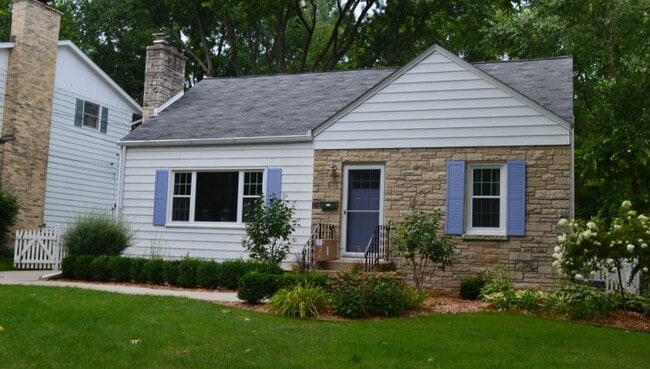 Building Photo - 418 Shepard Ter