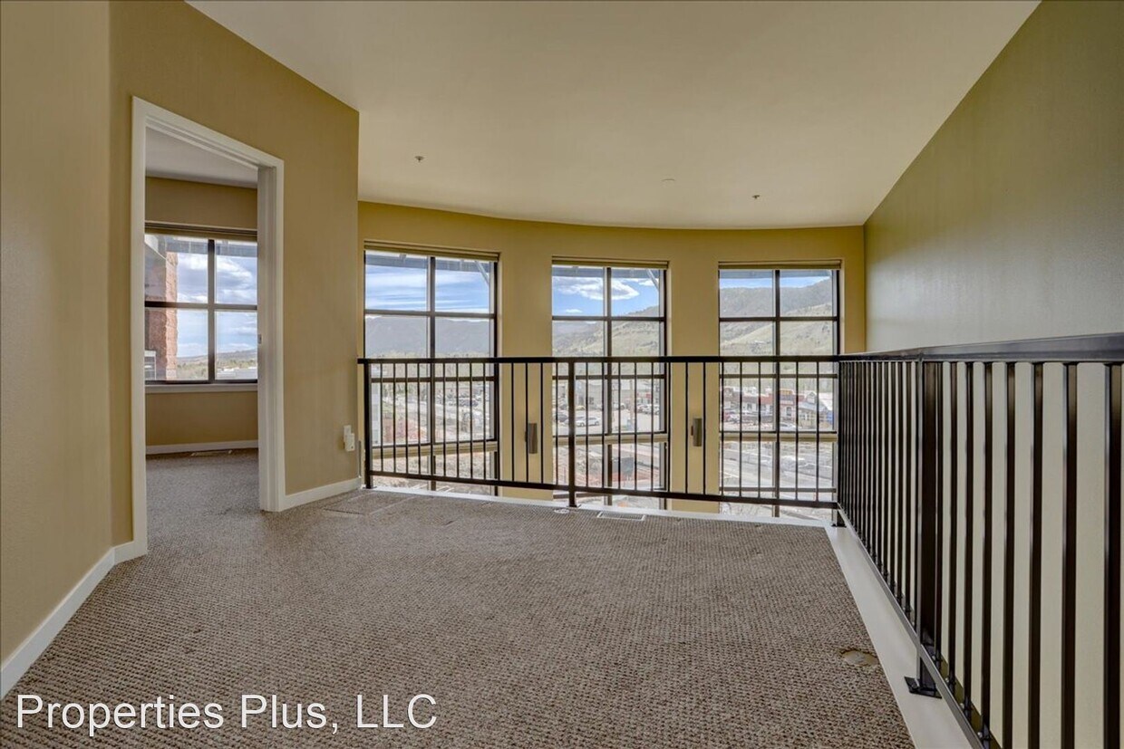 Foto principal - 2 br, 2 bath House - 4520 Broadway #206