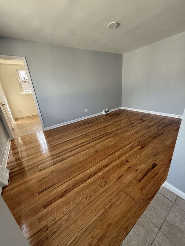 Foto del edificio - 8204 Woolston Ave