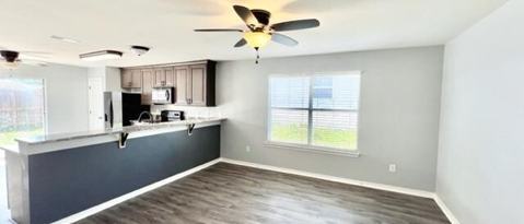 Building Photo - 318 Apple Dr
