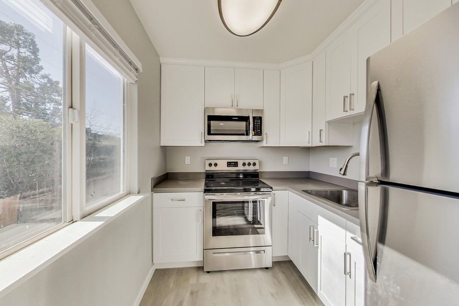 Primary Photo - Fully Renovated Studio with Alcove Perfect...