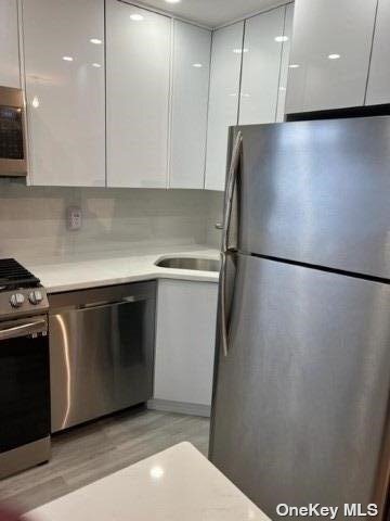 Foto principal - 6135-6198 98th St