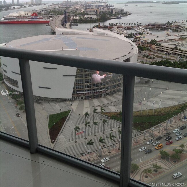 Building Photo - 888 Biscayne Blvd