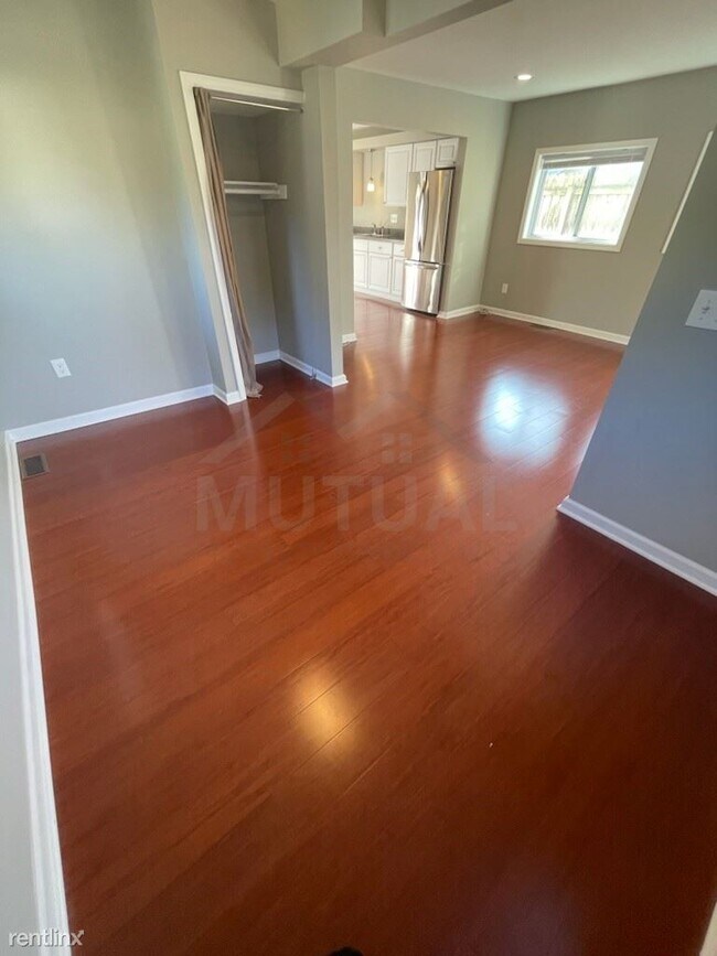 Foto del edificio - 2 br, 2 bath House - 3113 Emmons Ave