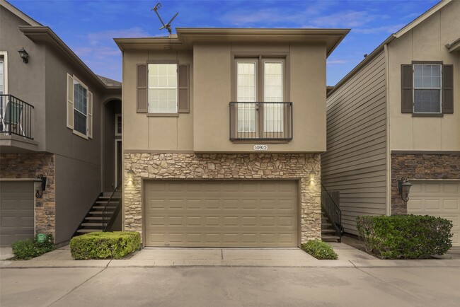 Building Photo - 10812 Almeda Park Dr