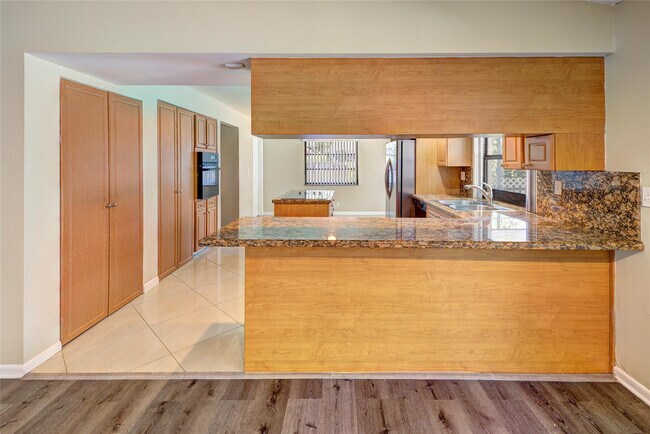 Foto del edificio - 8859 NW 3rd Ct