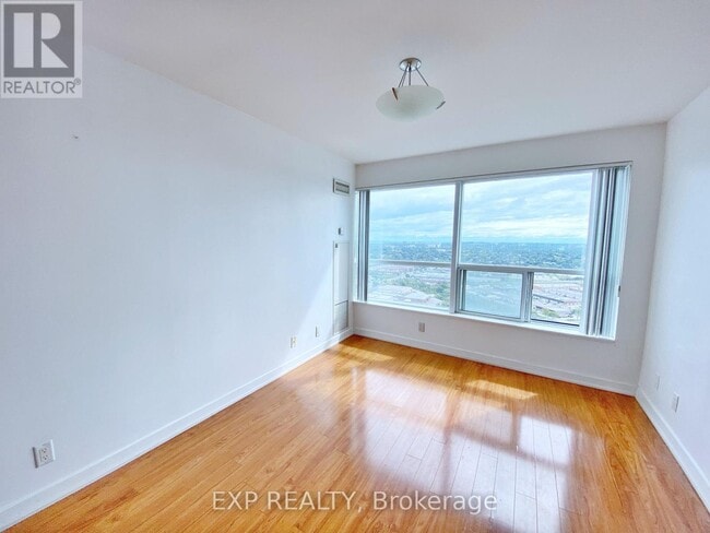 Building Photo - 36 Lee Centre Dr