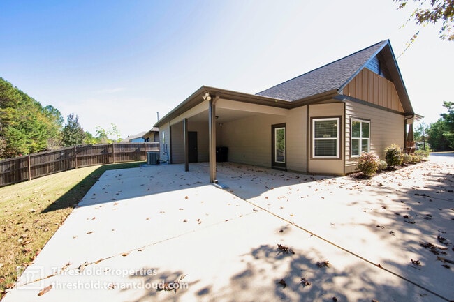 Building Photo - Craftsman #0049