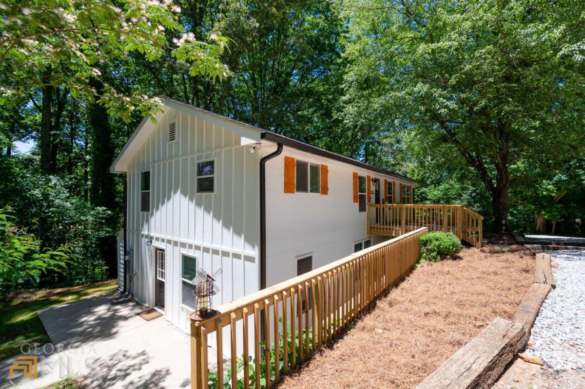 Foto principal - 3681 Univeter Rd