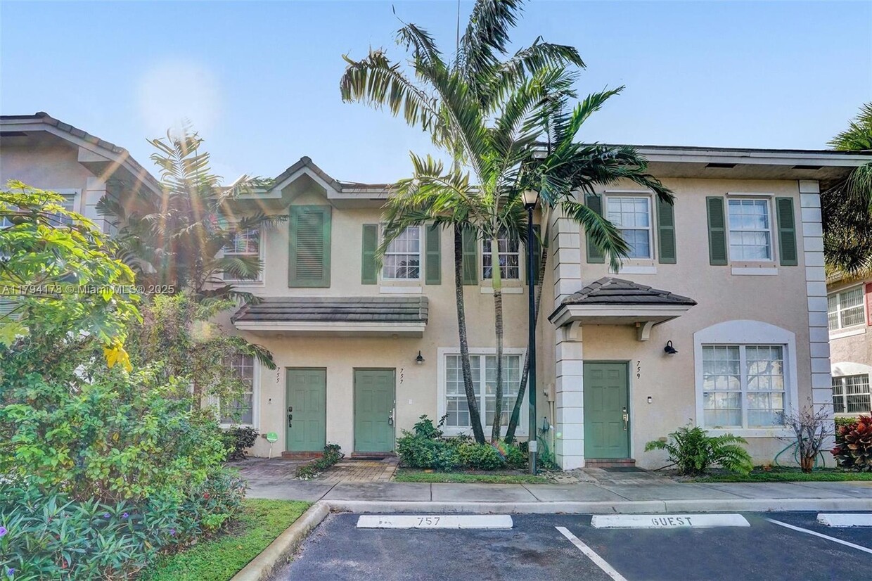 Foto principal - 757 NW 42nd Ave