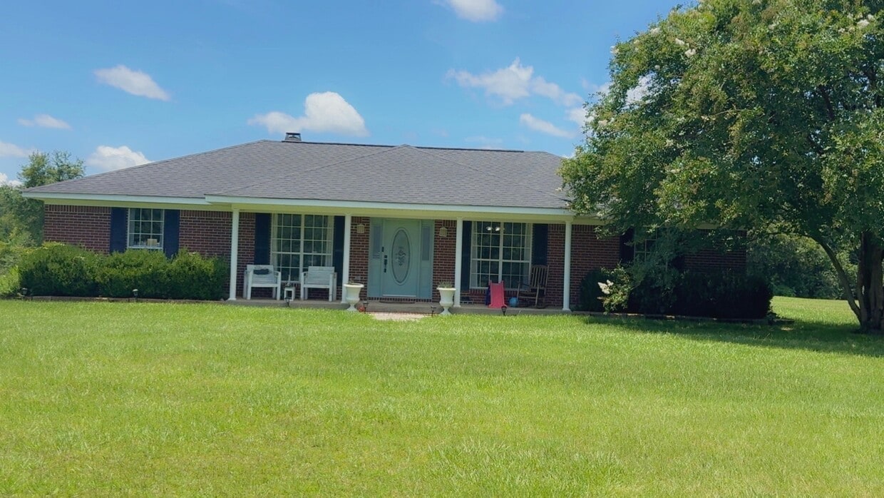 Primary Photo - 143 Wright Way