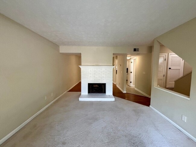 Photo - 666 Stratford Green Way House