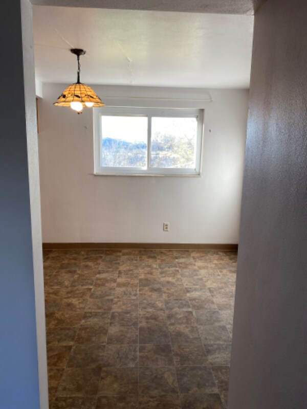 Foto del edificio - 128 Spring Ln