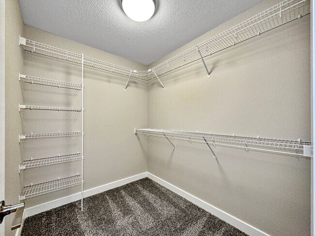 Foto del edificio - Luxury New Construction Townhome with Attached 2 Car Garage!