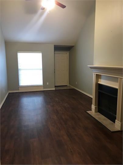 Foto del edificio - 913 Oakwood Ln