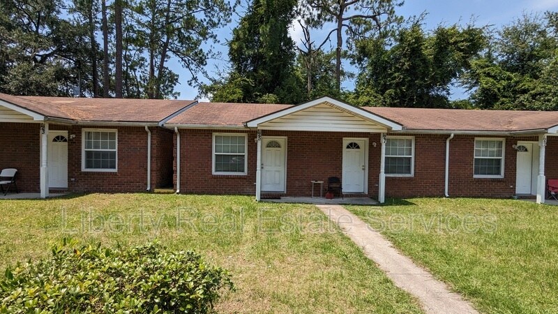 Primary Photo - 125 Rolland St