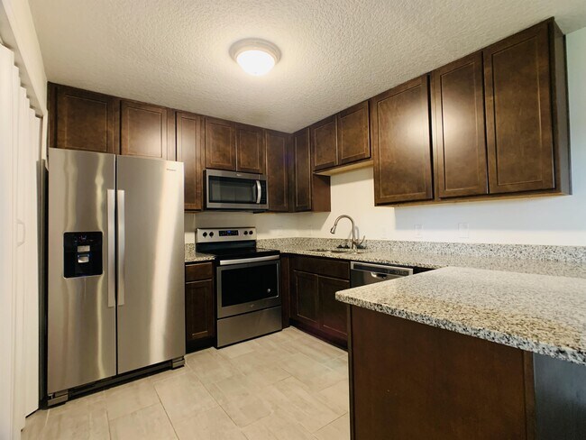 Photo - 52 Windtree Ln Townhome