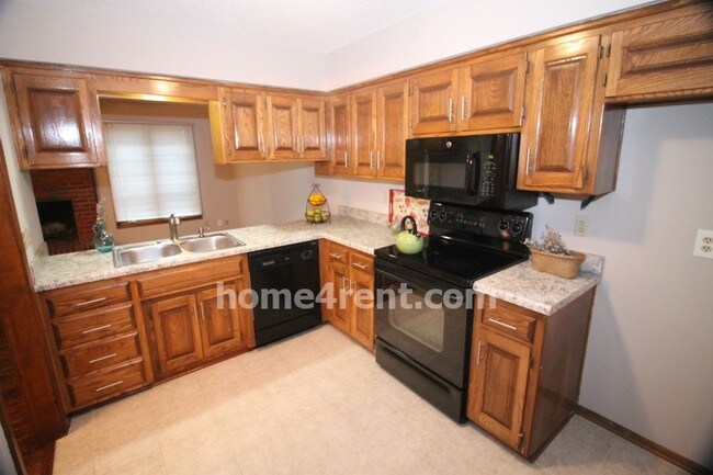 Foto del edificio - 10804 W 116th St