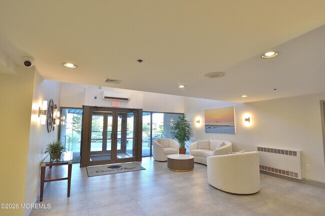 Building Photo - 525 Ocean Blvd