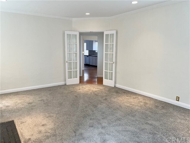 Building Photo - 5949 Lewis Ave