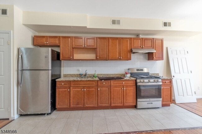 Building Photo - 383 Central Ave