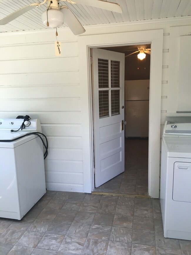 Building Photo - Greenville, 2BD/1BA, 1100SF