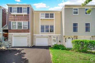 Building Photo - 2015 Oxford Ct