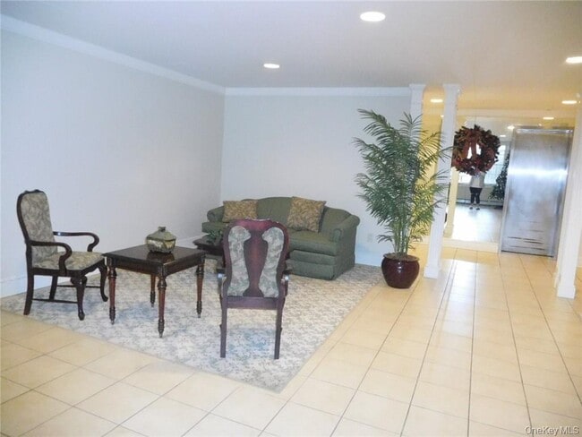 Foto del edificio - 4 Consulate Dr