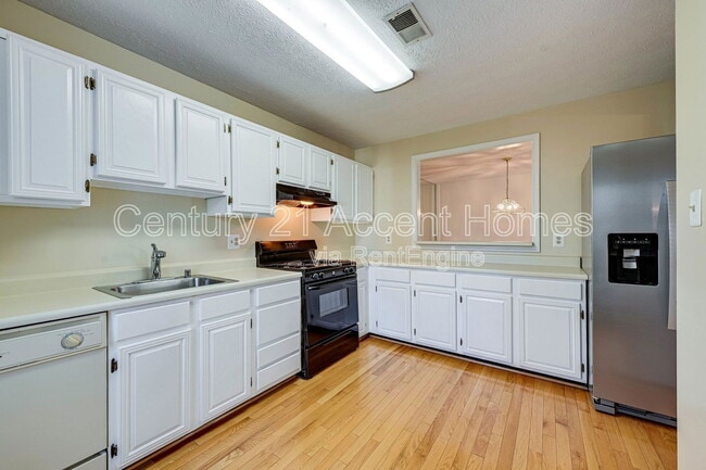Building Photo - 9941 Oakton Terrace Rd
