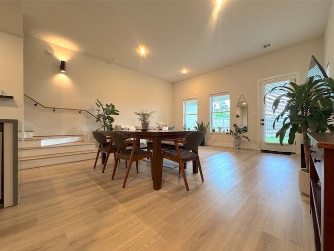 Foto del edificio - 5632 Bertellis Ln