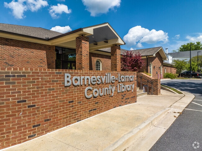 The Barnesville-Lamar County Library serves the community.