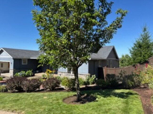 Building Photo - Amazing Thurston Area Home With 3 Bedrooms...