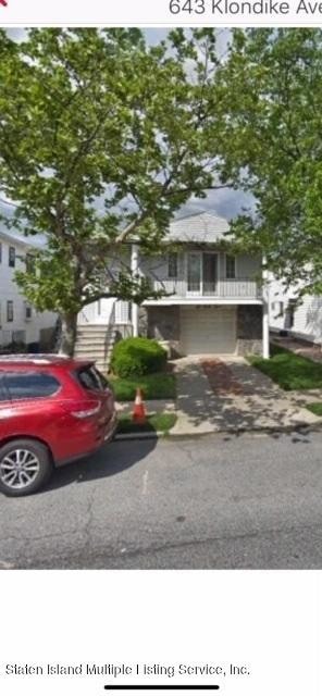Building Photo - 643 Klondike Ave