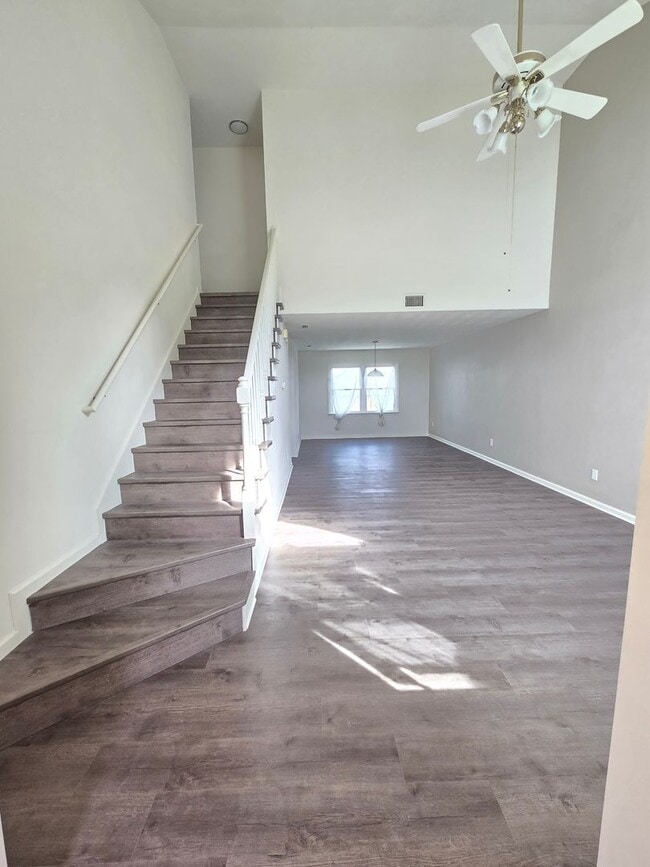 Building Photo - Beautifully renovated 4 bedroom home in Vi...