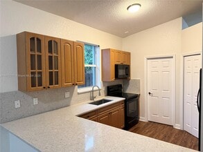 Building Photo - 5044 SW 139th Ave