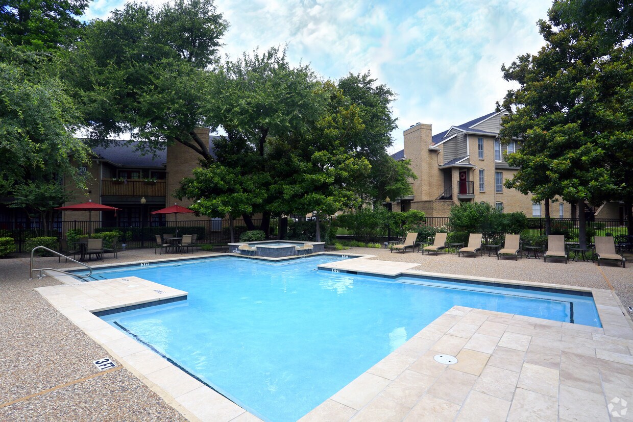 Westmount at River Park Apartments in Fort Worth, TX