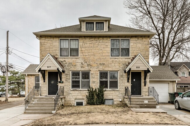 Building Photo - 817 Plum St