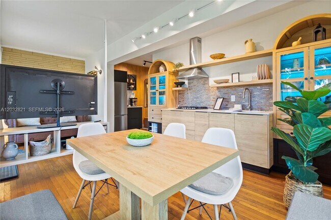Foto del edificio - 499 NE 112th St
