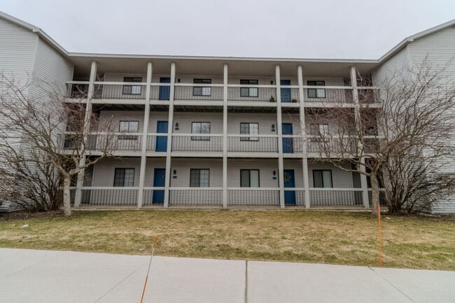 Building Photo - Great Location, Great Size, Great TC