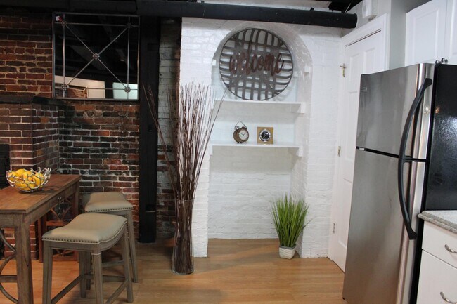 Building Photo - 3 Champney Pl