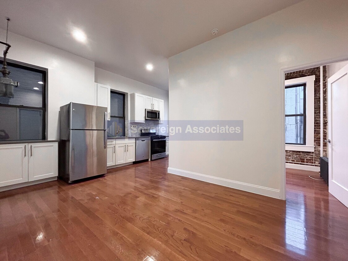 Foto principal - 309 W 111th St