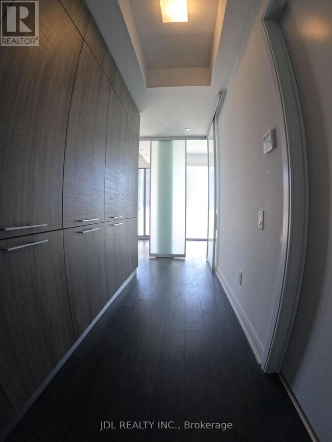 Photo du bâtiment - 50 Charles St E