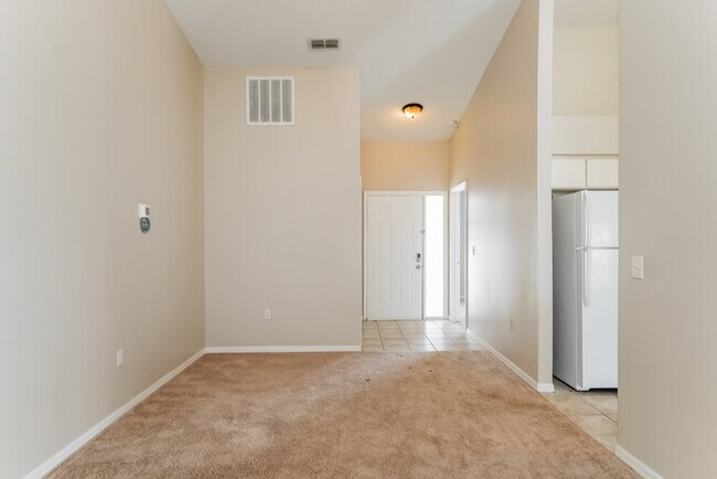 Foto del edificio - 2132 Ridgemore Dr