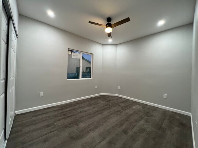 Foto del edificio - 1750 W 82nd St